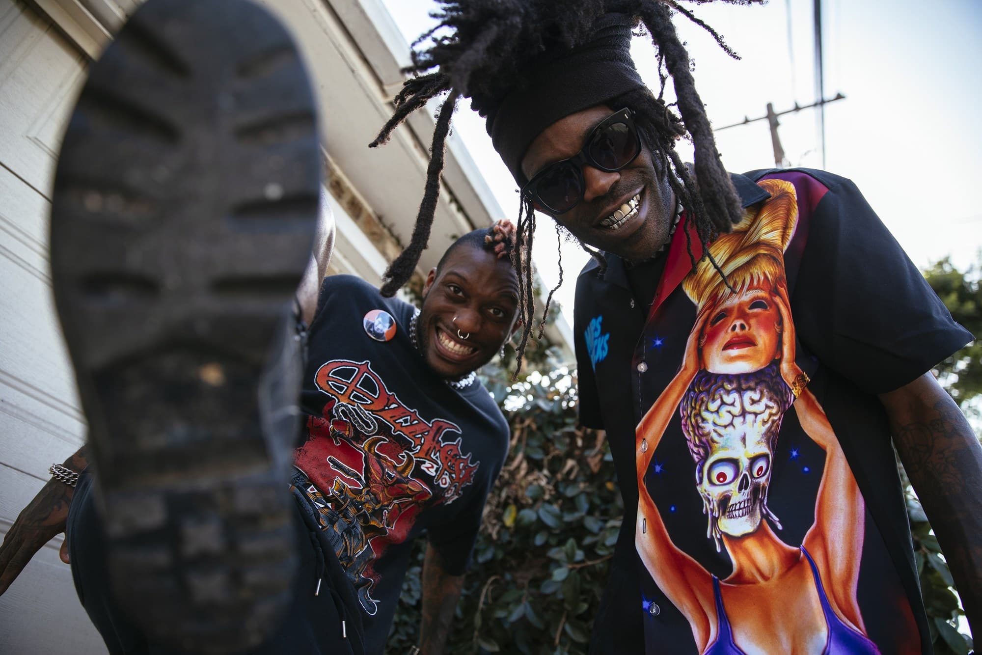 Street portrait of the duo Ho66o6